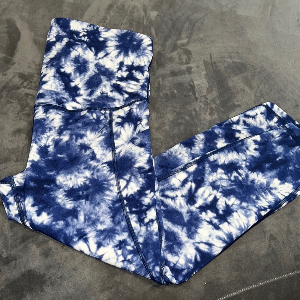 GAP Blue and white tie-dye maternity stretches